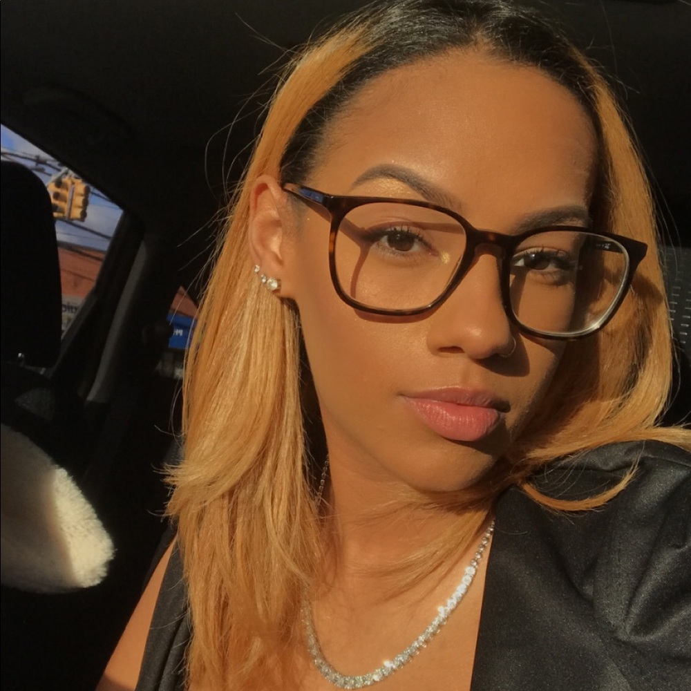 Meet your Posher, Lauryn